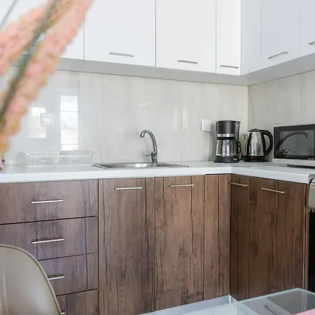 Cozy Coastal In Apartment